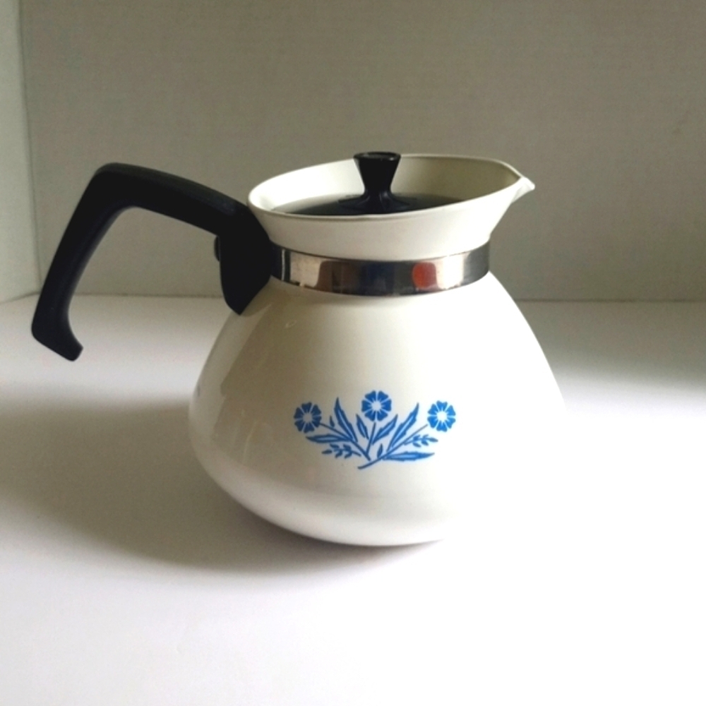 Vtg Corningware P104 tea pot  blue corn flower pattern 6 cups